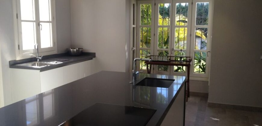 Villa for sale in Guadalmina Baja
