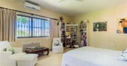 Villa for sale in Benahavis