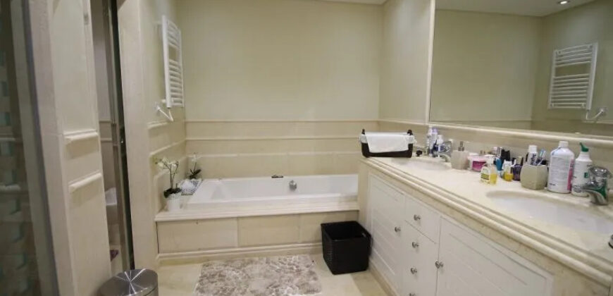 Apartment for sale in Estepona