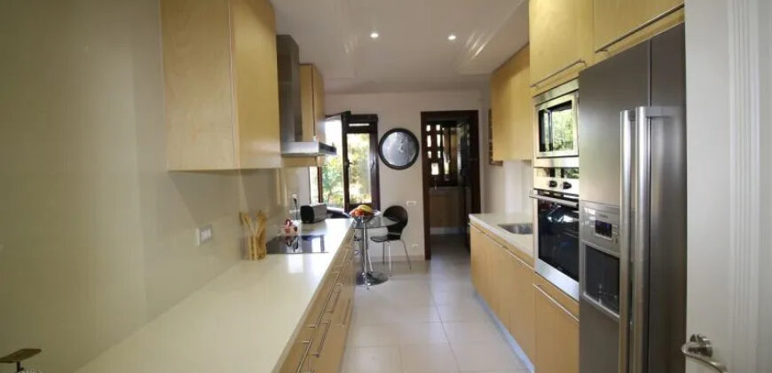Apartment for sale in Estepona