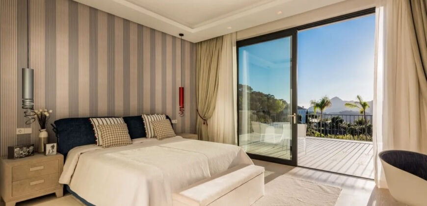 Villa for sale in Benahavis
