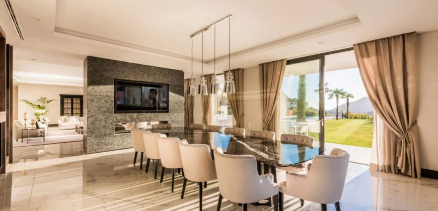 Villa for sale in Benahavis