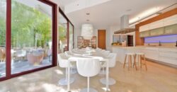 Avant-garde style Villa in Nueva Andalucia