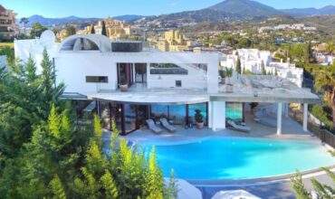Avant-garde style Villa in Nueva Andalucia