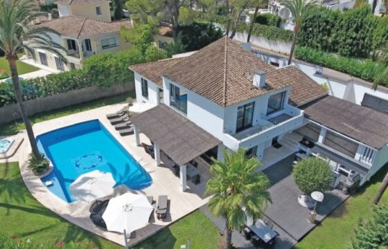 Modern 5 bedroom Villa in Nueva Andalucia