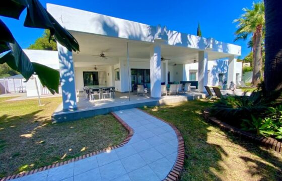 10 bedroom Villa in Nagueles, Marbella