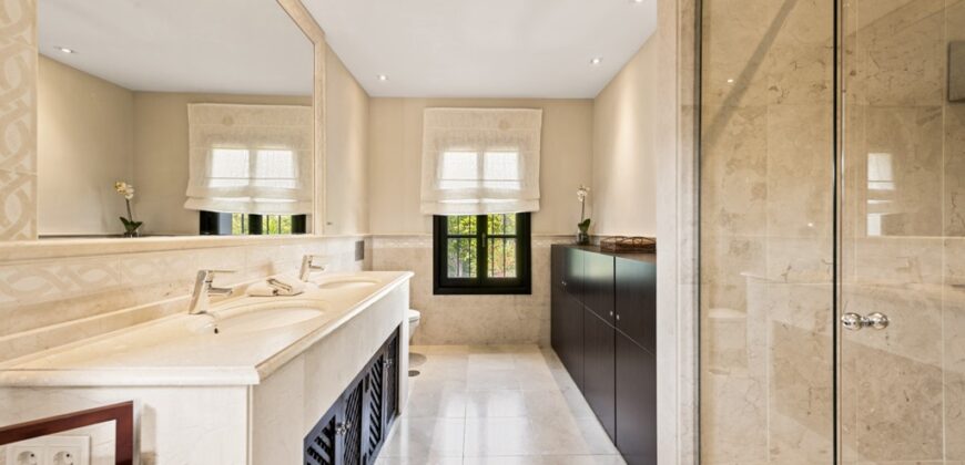 Exclusive Villa in the Golf Valley, Nueva Andalucia