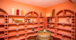 6 Bedroom Villa in Los Naranjos, Nueva Andalucia