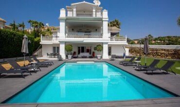 6 Bedroom Villa in Los Naranjos, Nueva Andalucia