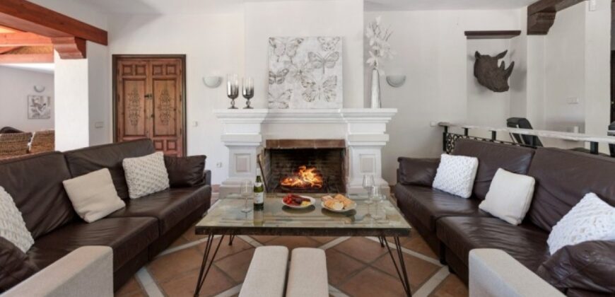 Stunning 12 bedroom mansion in private development of Vega Colorado, La Quinta