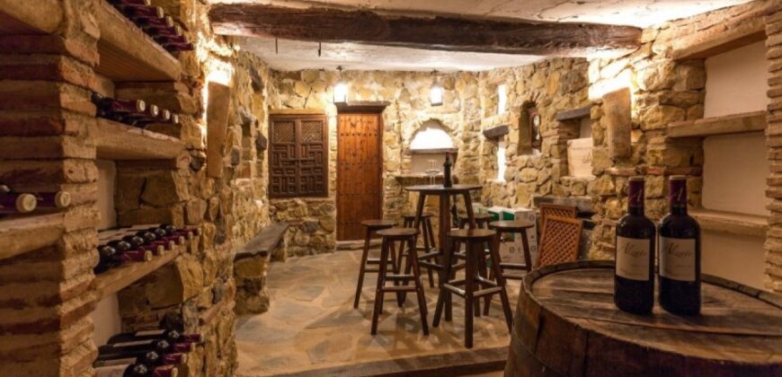 Stunning 12 bedroom mansion in private development of Vega Colorado, La Quinta