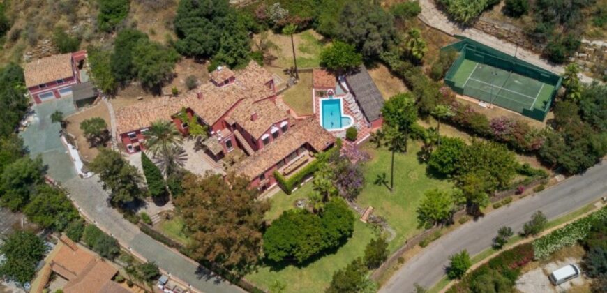 Stunning 12 bedroom mansion in private development of Vega Colorado, La Quinta