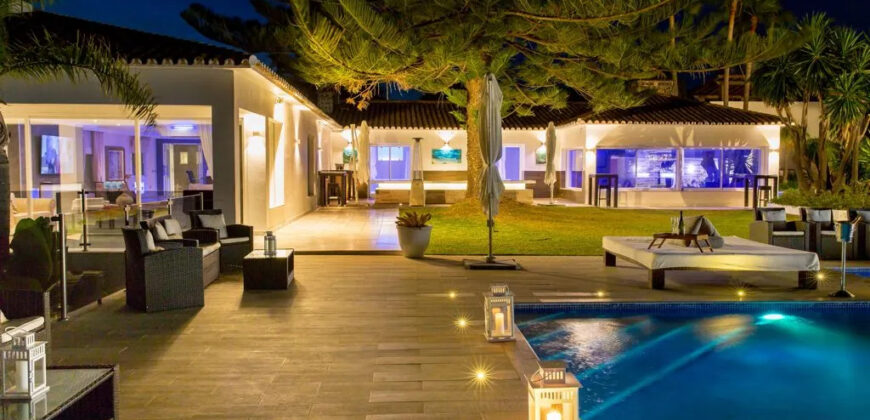 Luxury 8 bedroom Villa in Elviria