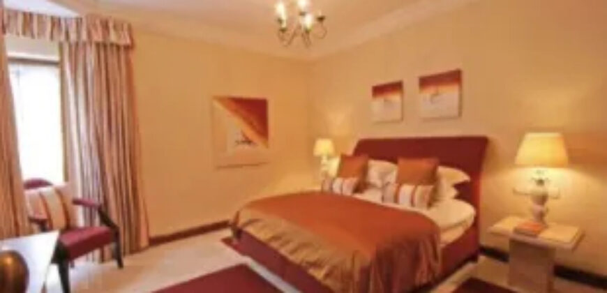 Stunning 6 bedroom villa front line golf Los Naranjos