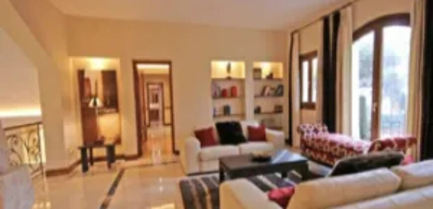 Stunning 6 bedroom villa front line golf Los Naranjos