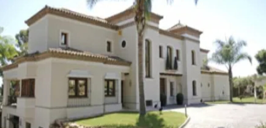 Stunning 6 bedroom villa front line golf Los Naranjos