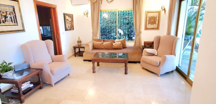 Charming large 4 bedroom villa in Las Brisas with panoramic views of La Concha