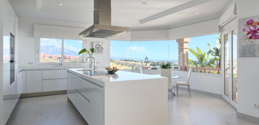 Spacious 8 bedroom villa with panoramic spectacular views of the Mediterranean