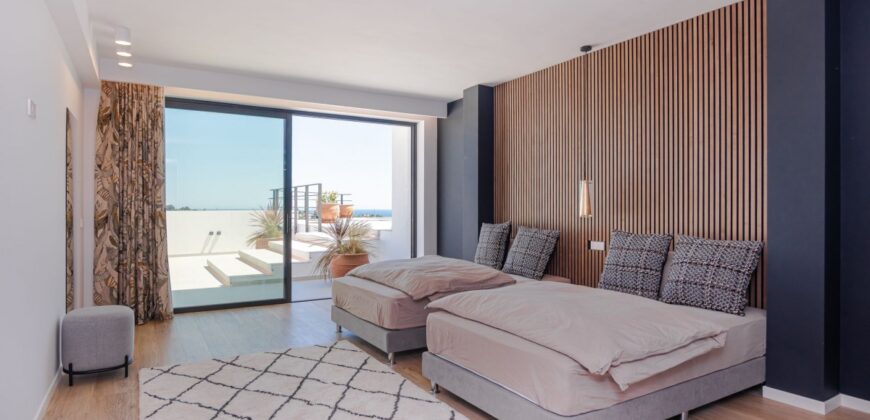 Luxury six bedroom villa built for clients who want nothing but the best!