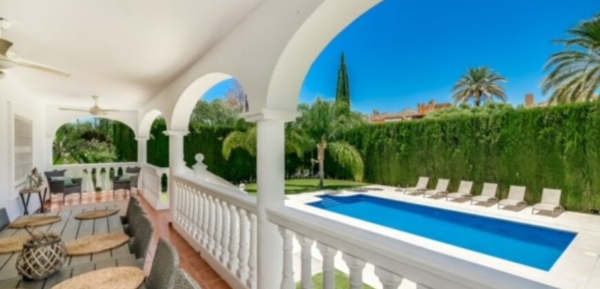 Beautiful villa situated in one of Marbella’s most prestigious urbanisations, walking distance to the beach