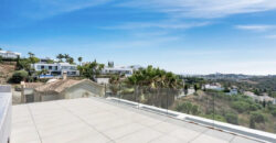 Exquisite South-Facing Villa with Panoramic Views in Los Flamingos Golf