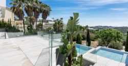 Exquisite South-Facing Villa with Panoramic Views in Los Flamingos Golf
