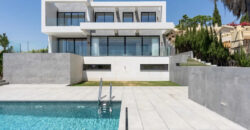Exquisite South-Facing Villa with Panoramic Views in Los Flamingos Golf