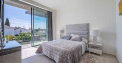 Sophisticated Luxury on Marbella’s Golden Mile: A Contemporary Masterpiece in Casablanca
