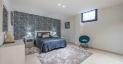 Sophisticated Luxury on Marbella’s Golden Mile: A Contemporary Masterpiece in Casablanca