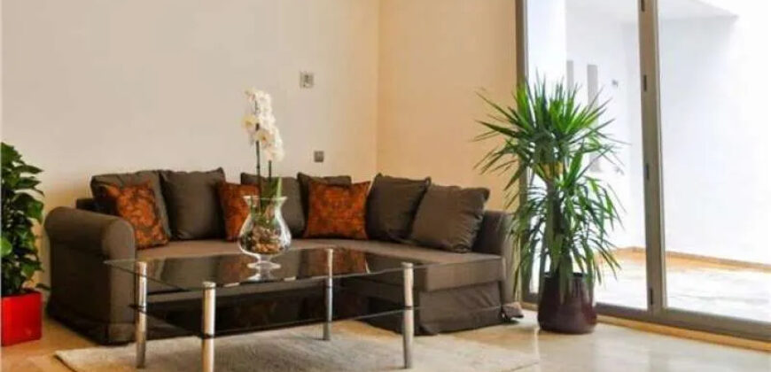 Modern 3 bedrooms towhnouse in Marbella View for long term
