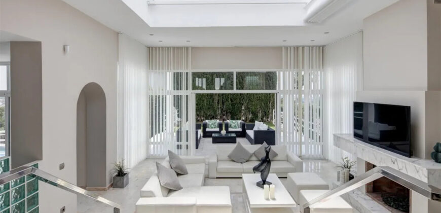 Beautiful fully renovated 5 bedroom villa in La Quinta