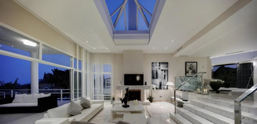 Beautiful fully renovated 5 bedroom villa in La Quinta