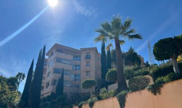 Spectacular middle floor apartment completely remodeled and professionally designed