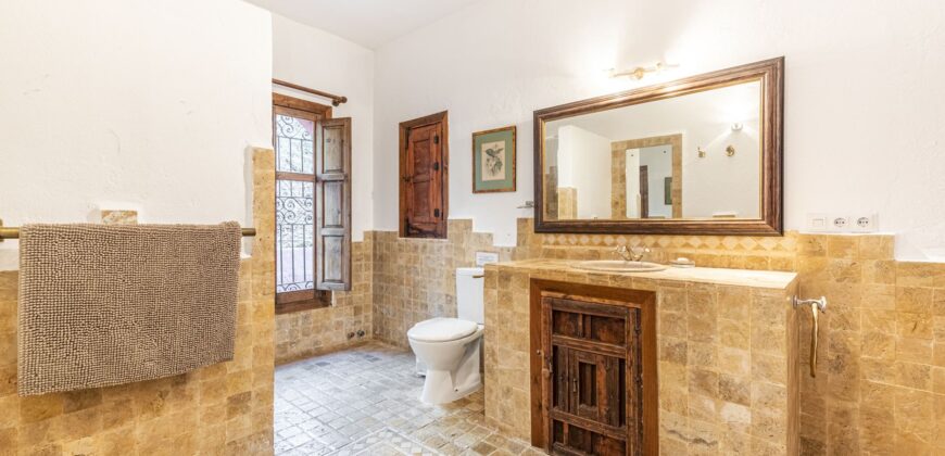 Benahavis Village Oasis: Two Villas on Expansive Land with Development Potential