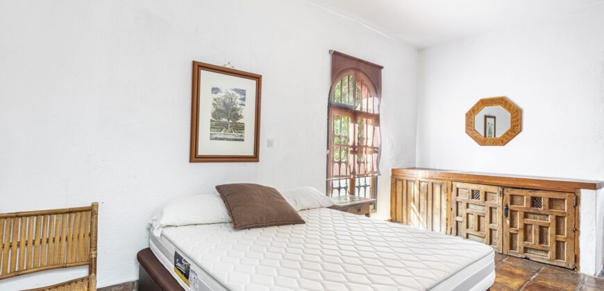 Benahavis Village Oasis: Two Villas on Expansive Land with Development Potential