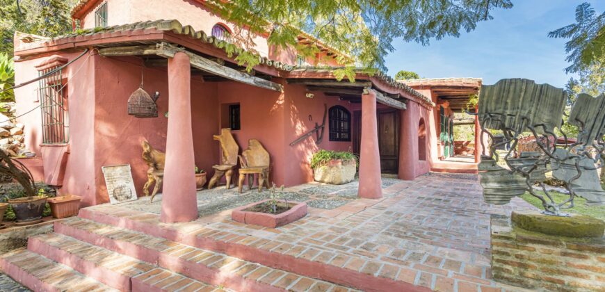 Benahavis Village Oasis: Two Villas on Expansive Land with Development Potential