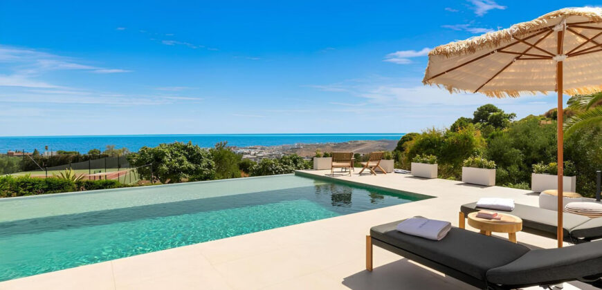 Recently Renovated Villa in Estepona’s Scenic Landscape