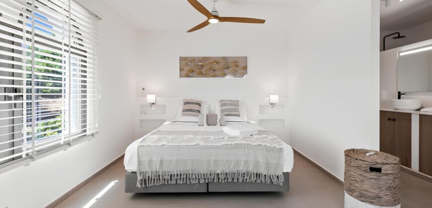 Recently Renovated Villa in Estepona’s Scenic Landscape