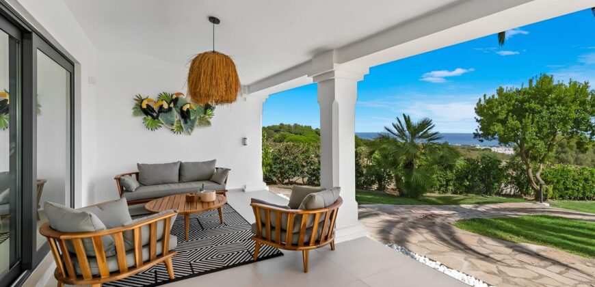Recently Renovated Villa in Estepona’s Scenic Landscape