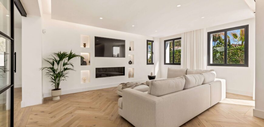 Fully Renovated 5-Bedroom Villa with Spectacular Views in Monte Halcones