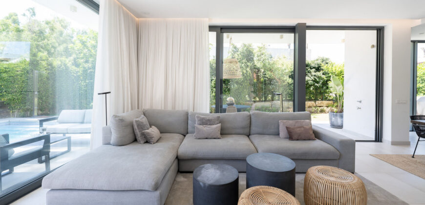 Elegant New Golden Mile Villa