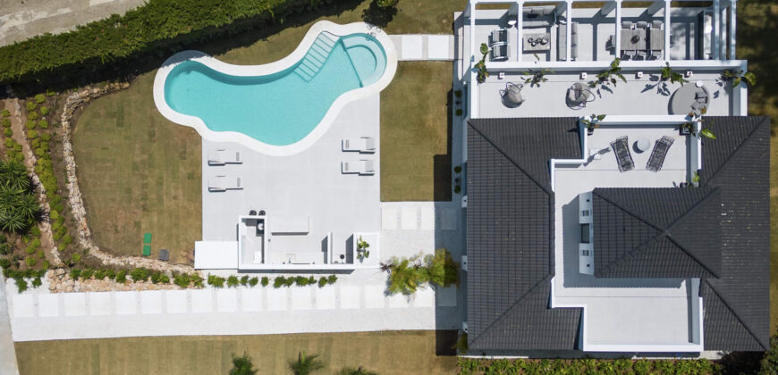 Exquisite 5-Bedroom Golf Valley Villa with Stunning Views