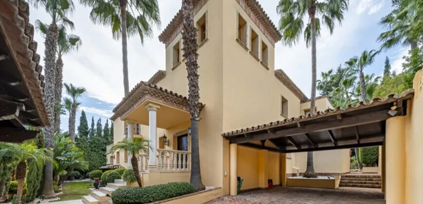 Spacious & Elegant Villa In Las Brisas