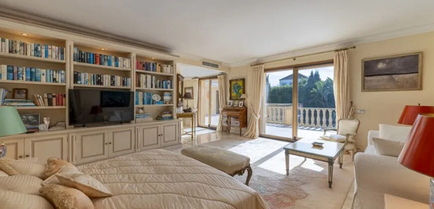 Spacious & Elegant Villa In Las Brisas