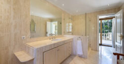 Spacious & Elegant Villa In Las Brisas