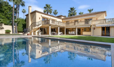 Spacious & Elegant Villa In Las Brisas