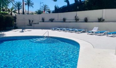 Spacious 4 bedroom modern apartment close to all amenities