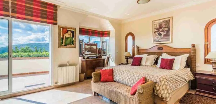 Tranquil Villa With Panoramic View – Istan