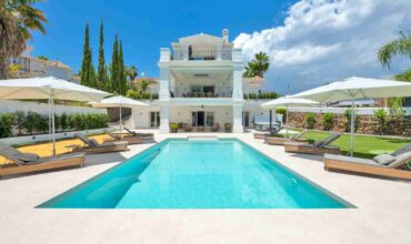 Exquisite Villa in Los Naranjos