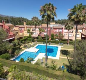 Beautiful 3 bed Townhouse for Long Term rental, Marbella next to Le Roche